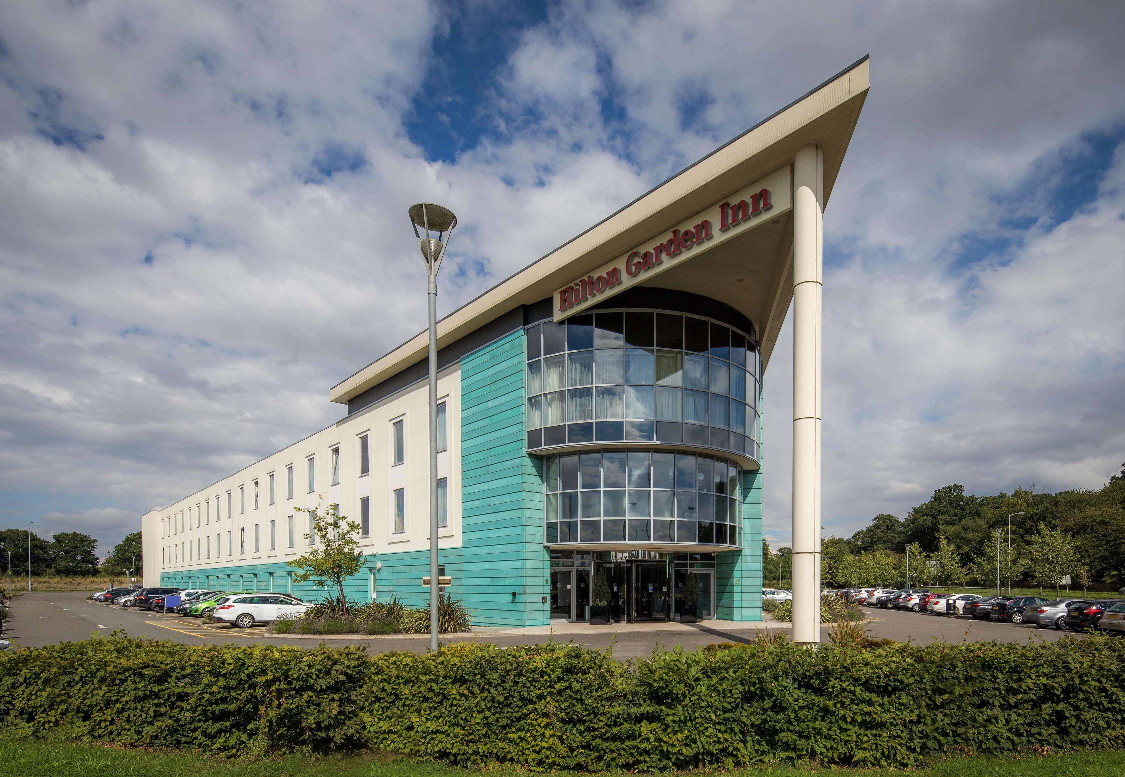 Hilton Garden Inn Luton North Esterno foto