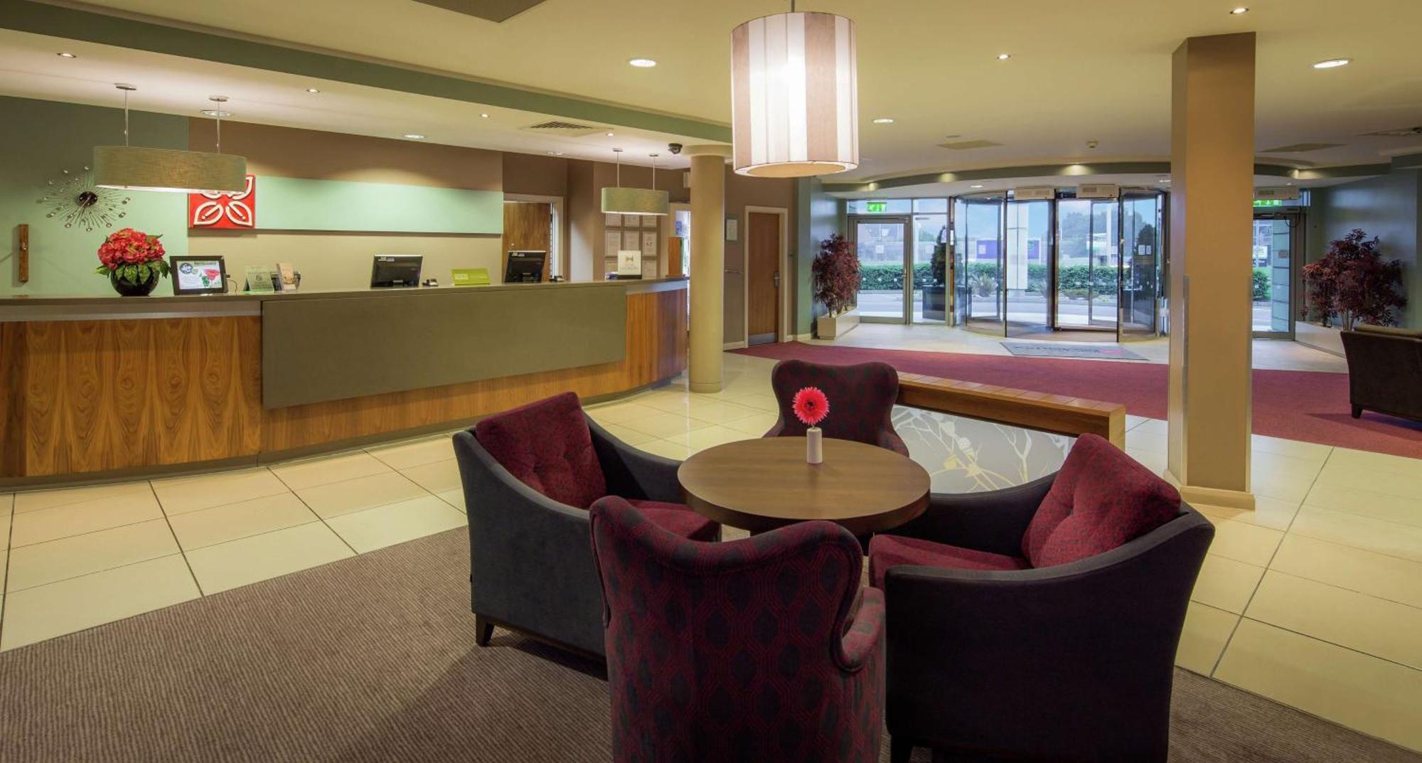 Hilton Garden Inn Luton North Esterno foto