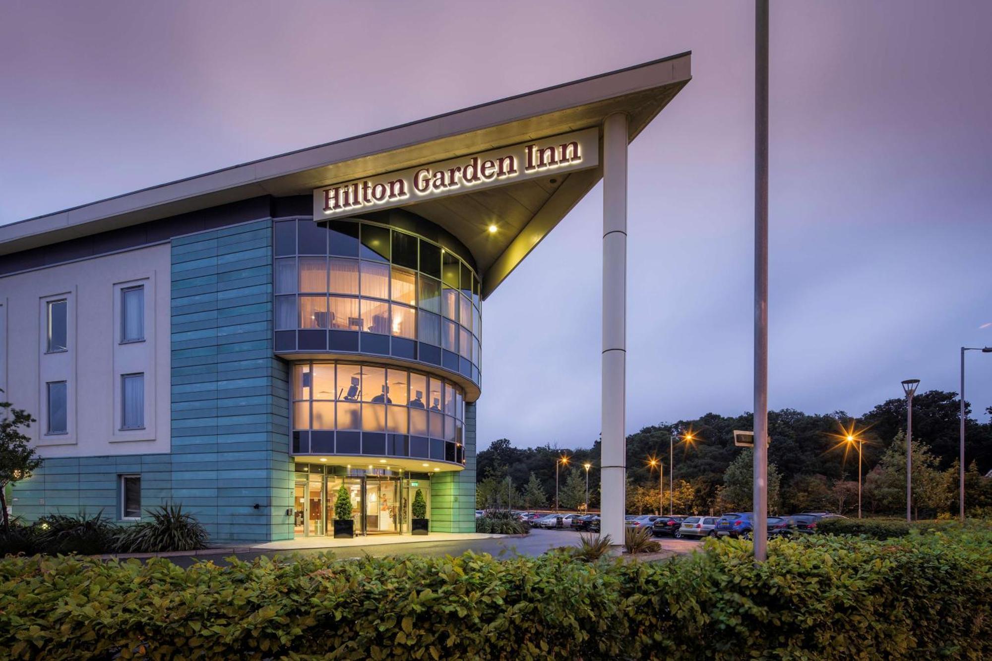 Hilton Garden Inn Luton North Esterno foto